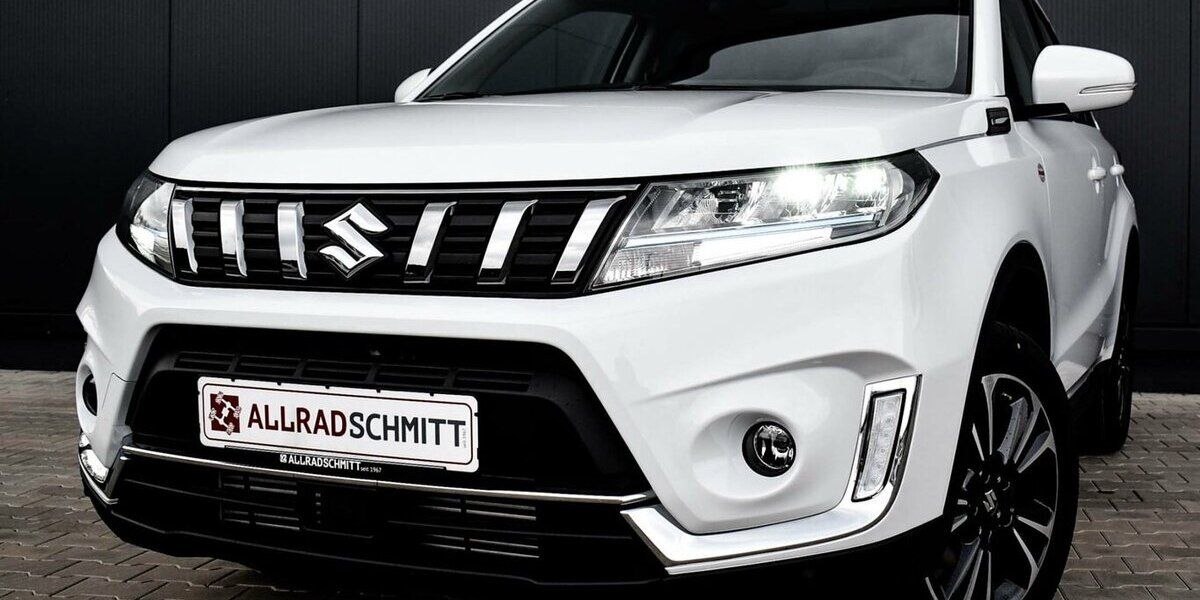 Suzuki Vitara Comfort+ 1.5l AGS ALLGRIP HEV 30.712 km 21.990 &euro; Höchberg-Würzburg 97204