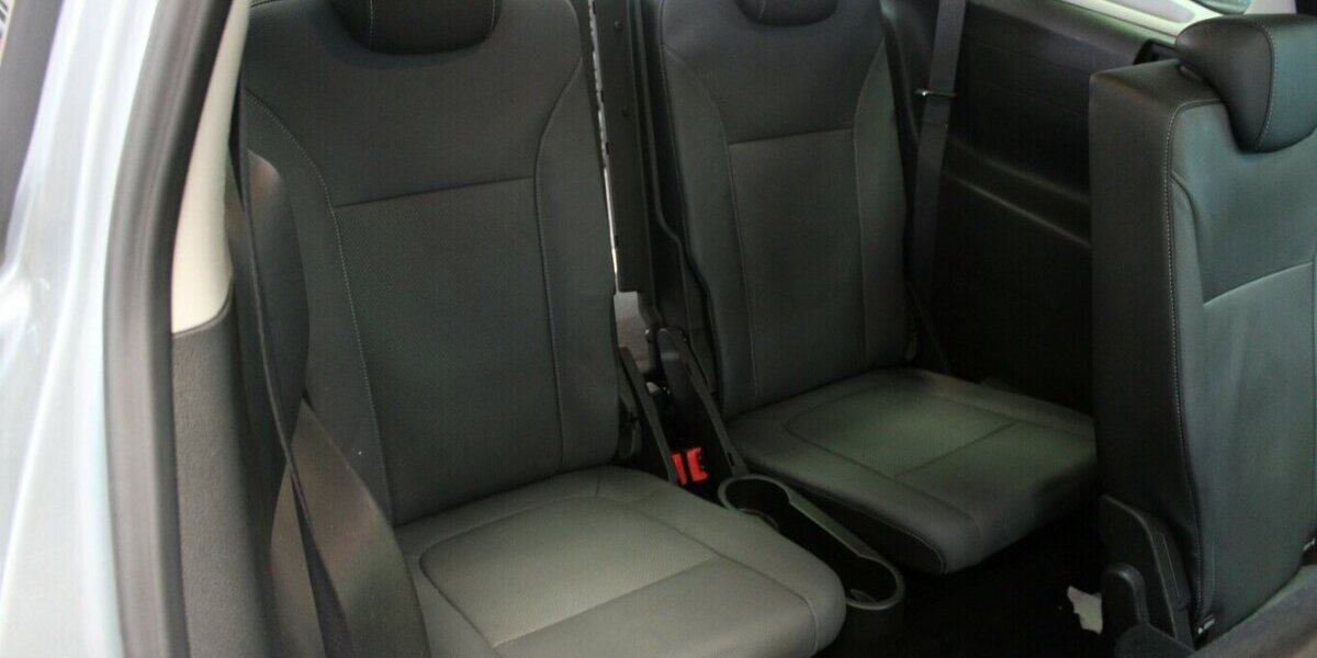 Opel Zafira Tourer 1.4 Turbo - 7-Sitzer - Panorama - AH 131.709 km 9.980 &euro; Euskirchen 53881