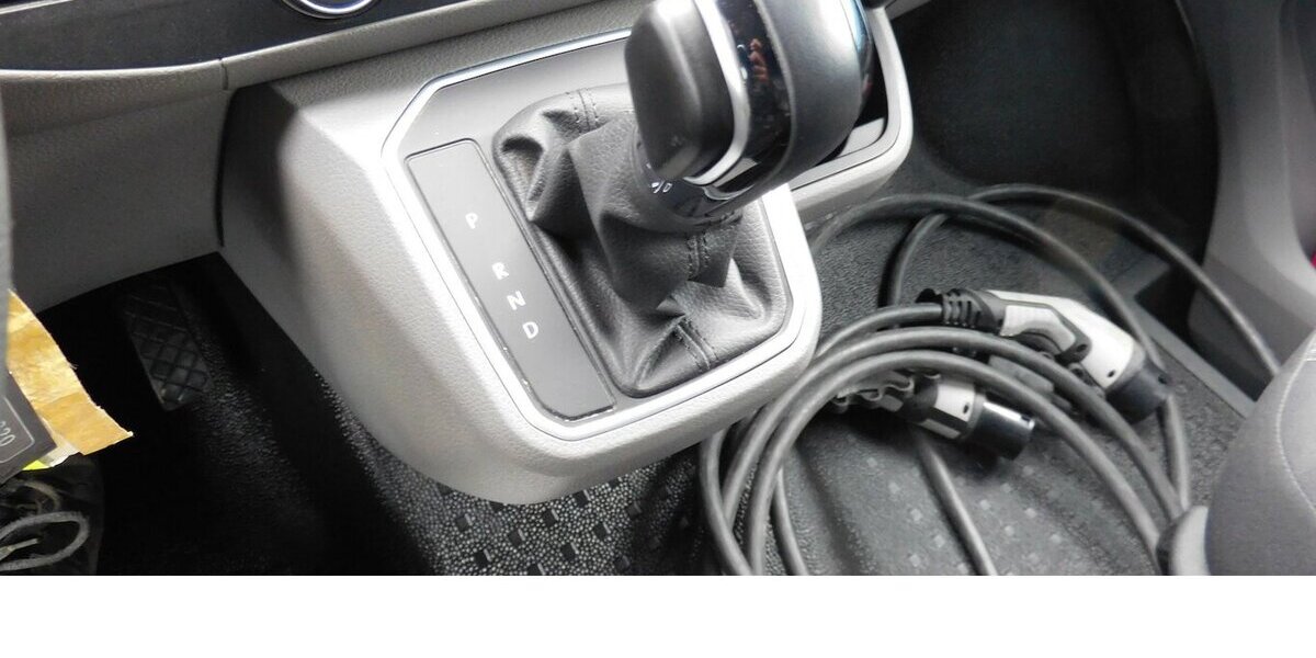 VW T6.1 Transporter 1 Abt e- Lang 4-Gang Automatic 5.400 km 15.990 &euro; Vordorf 38533