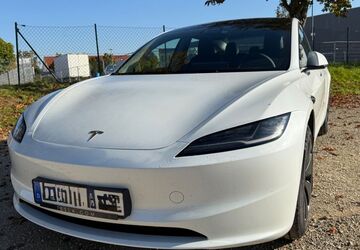 Tesla Model 3 4.900 km 42.990 &euro; Altdorf 90518