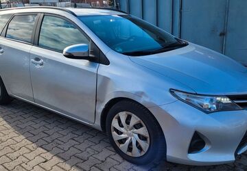 Toyota Auris 219.355 km 4.950 &euro; Berlin 12277