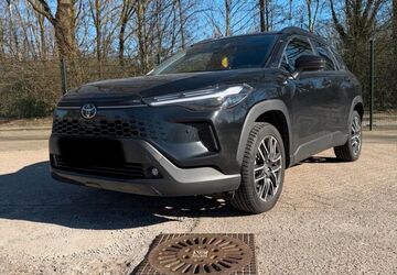 Toyota Corolla Cross 10.800 km 23.800 &euro; Mönchengladbach 41063