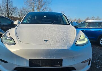 Tesla Model Y 38.573 km 31.900 &euro; Berlin 12099