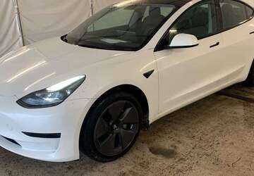Tesla Model 3 39.890 km 26.750 &euro; Herges-Hallenberg 98587
