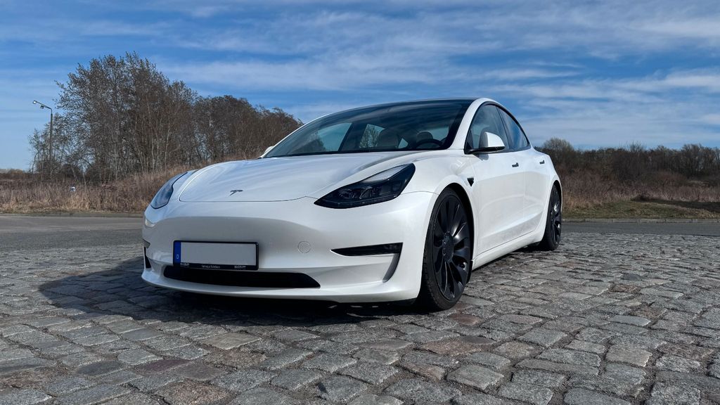Tesla Model 3 32.000 km 34.800 &euro; Friedland 17098