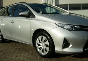Toyota Auris 75.728 km 9.788 &euro; Parchim 19370