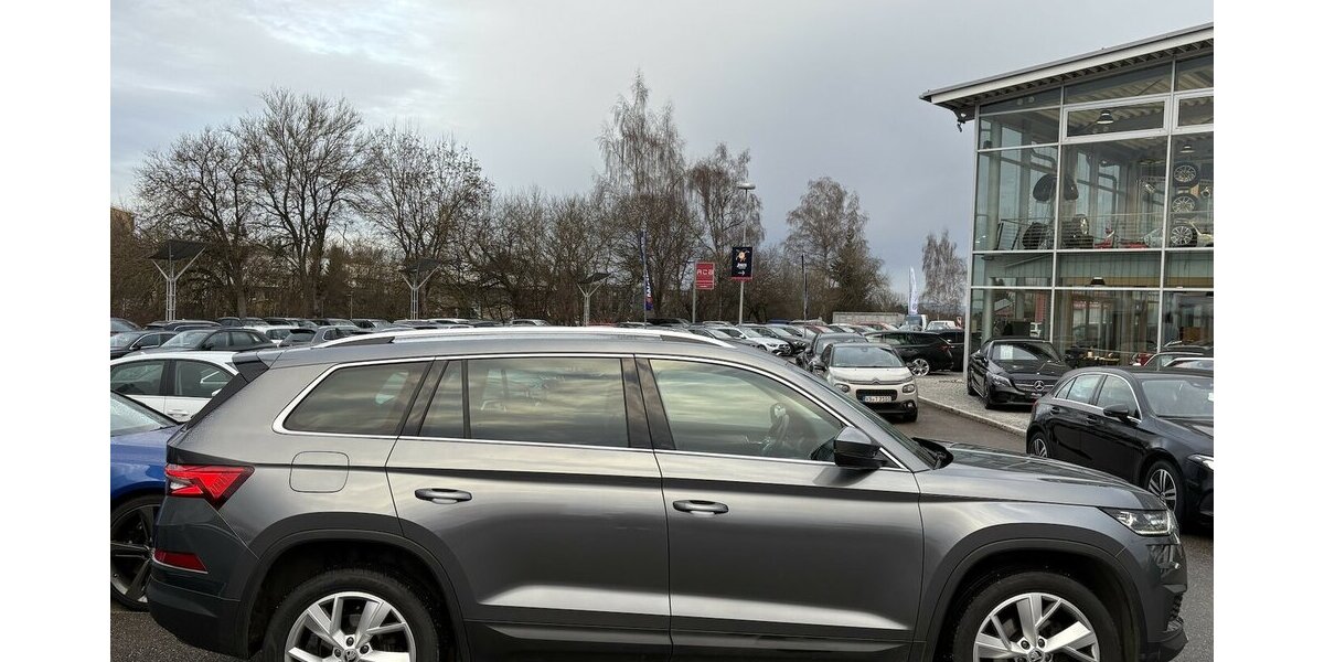 Skoda Kodiaq 1.5 TSI STYLE V+C/DSG/KAMERA/NAVI/DAB/AHK 131.783 km 23.800 &euro; Villingen-Schwenningen 78054