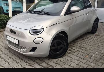 Fiat 500e 3.200 km 29.950 &euro; Rosenheim 83022