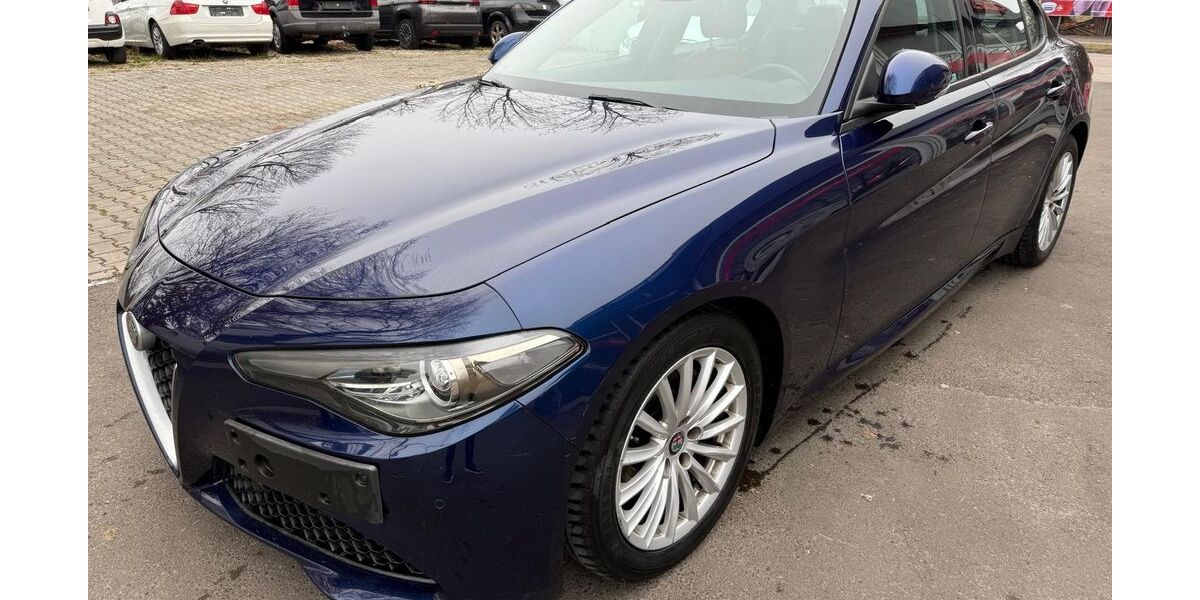 Alfa Romeo Giulia 345.000 km 7.900 &euro; München OT Trudering-Riem 81825
