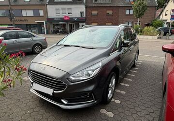 Ford S-Max 46.900 km 25.700 &euro; Köln 50767