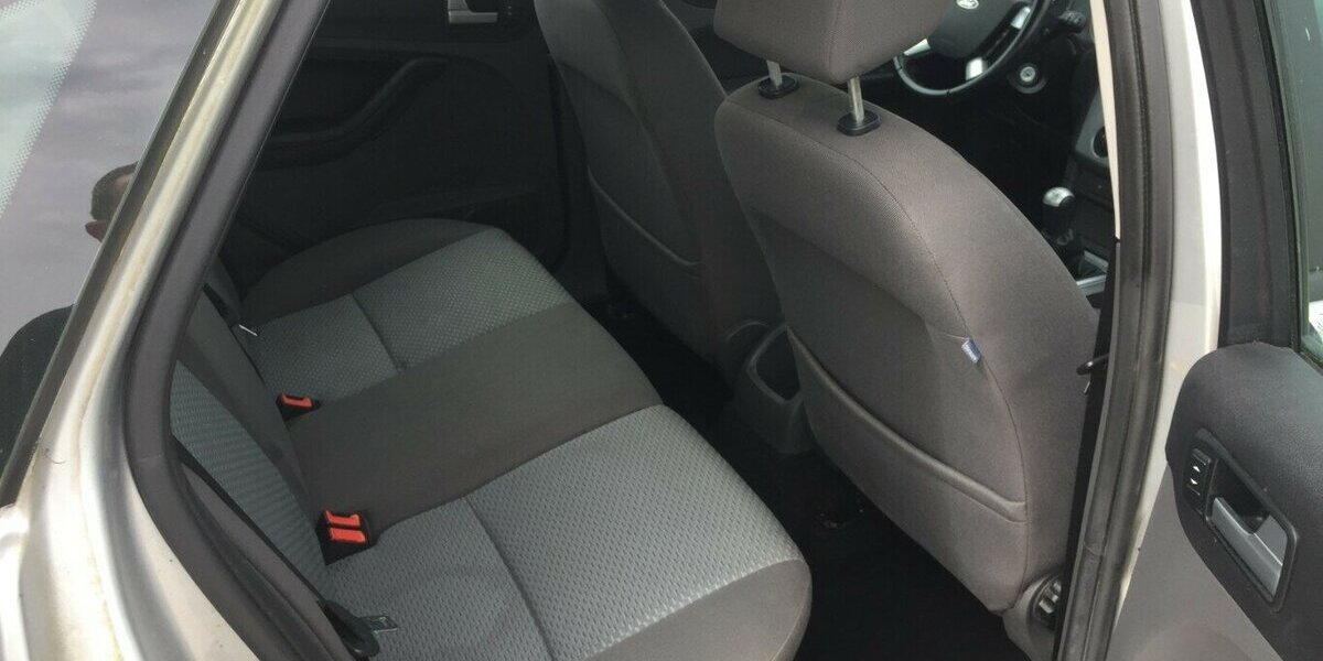 Ford Focus Klima, AHK.,Tüv Neu! 198.000 km 2.250 &euro; Himmelkron 95502