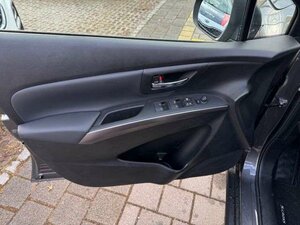 Suzuki SX4 S-Cross S-CROSS 1.5 COMF.+ALLGRIP AGS 5.228 km 25.990 &euro; Höhenkirchen-Siegertsbrun 85635