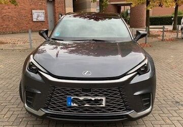 Lexus LBX 13.300 km 30.800 &euro; Köln 50765