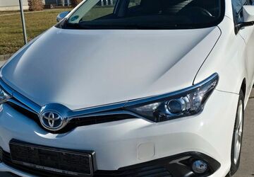Toyota Auris 150.000 km 10.990 &euro; Fürstenfeldbruck 82256
