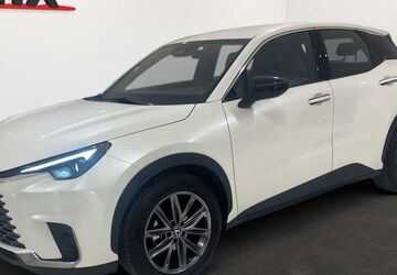 Lexus LBX 47.000 km 34.990 &euro; Frankfurt 60314