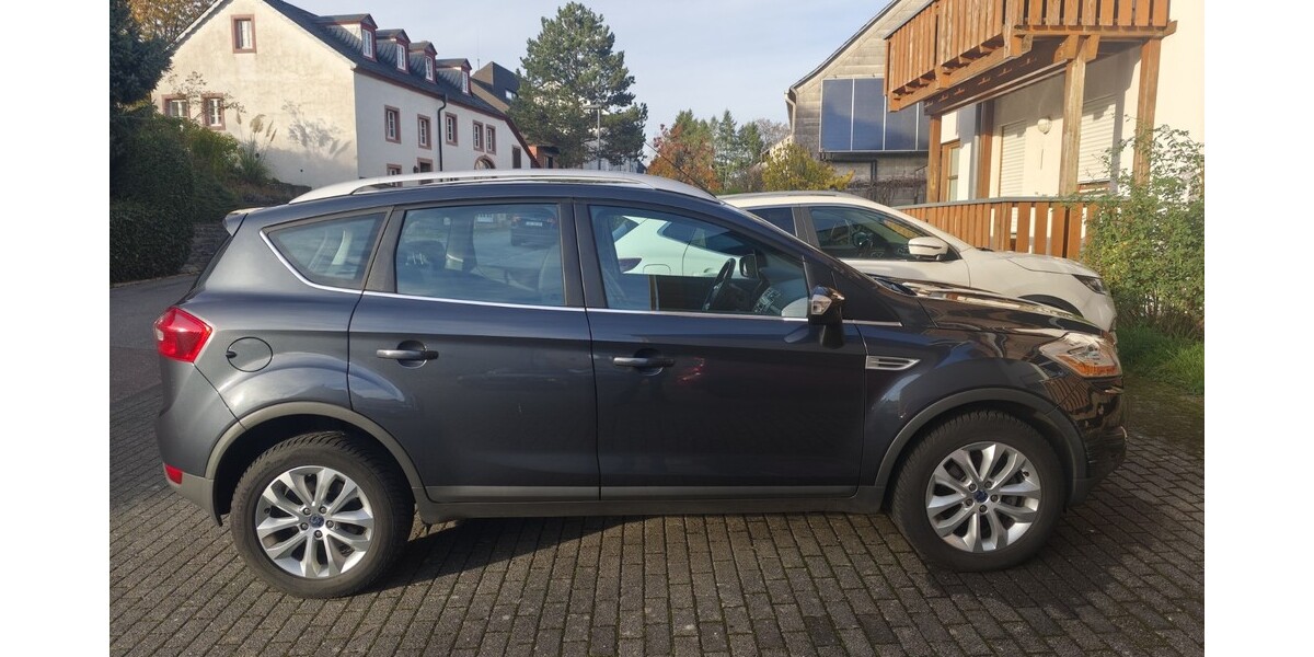 Ford Kuga 53.000 km 7.900 &euro; Trier 54290