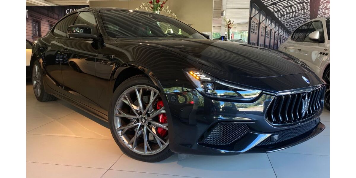 Maserati Ghibli 61.995 km 59.900 &euro; Ingolstadt 85053