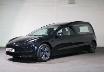 Tesla Model 3 5.637 km 128.200 &euro; Uden 