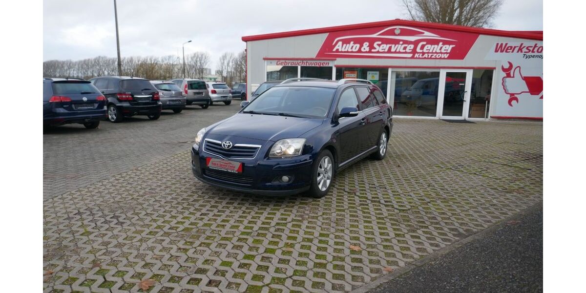 Toyota Avensis 257.600 km 3.990 &euro; Altentreptow 17087
