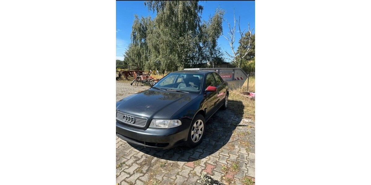 Audi A4 (B5) 215.000 km 2.000 &euro; Betten 
