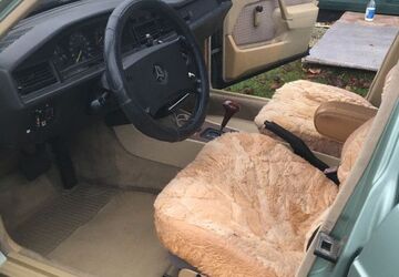 Mercedes-Benz 190 535.567 km 2.850 &euro; Emmerich 46446