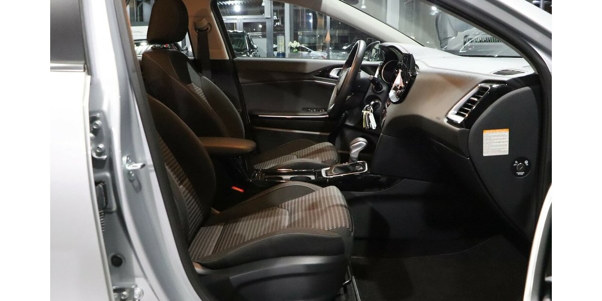 Kia cee´d Sportswagon 1.6 D VISION / 6.000-KM / TOP 6.000 km 23.444 &euro; Hamm 59077