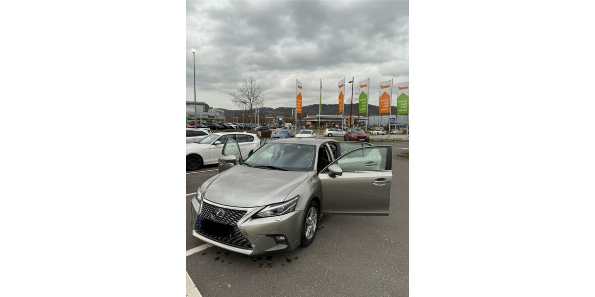 Lexus CT 200h 151.000 km 21.000 &euro; Hemsbach 69502