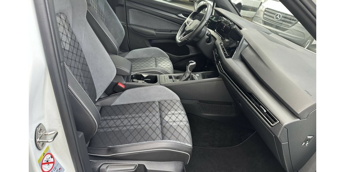 VW Golf Variant R-Line Navi Winterpaket 85.883 km 18.900 &euro; Mainz 55122