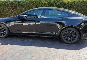 Tesla Model S 52.596 km 59.900 &euro; Klein Nordende 25336