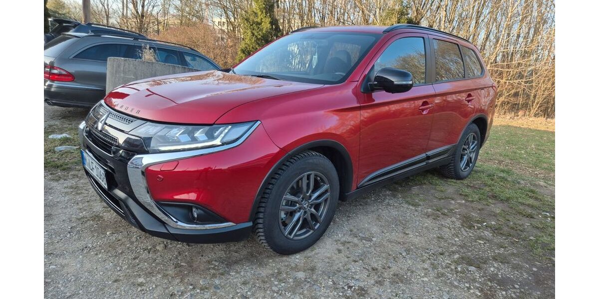 Mitsubishi Outlander 29.560 km 19.900 &euro; München 81737