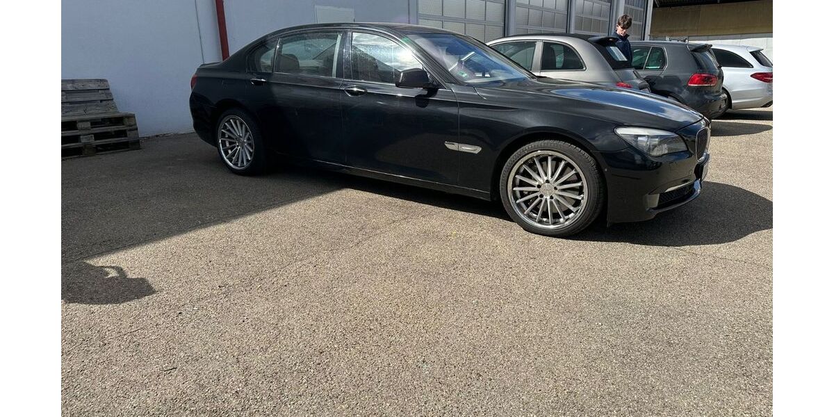 BMW 750 156.000 km 11.500 &euro; Stuttgart 70188