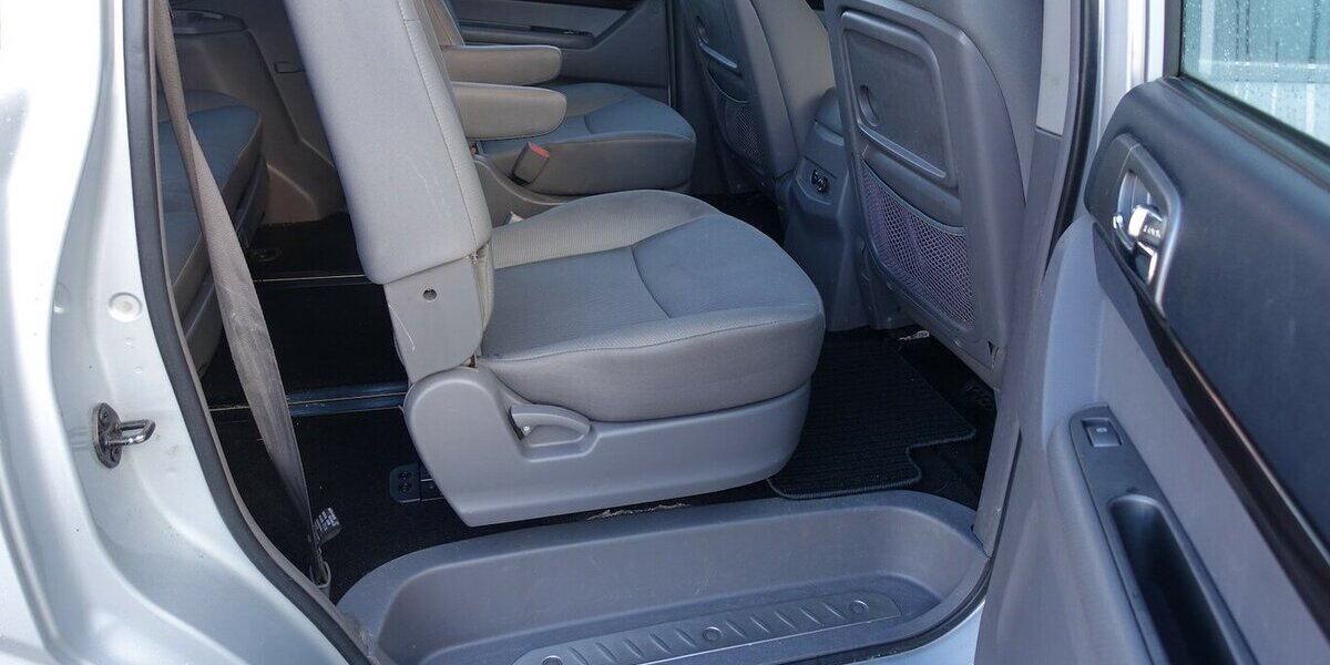 SsangYong Rodius 7-Sitzer Sitzheizung Ganzjahresreifen Alu 129.400 km 7.950 &euro; Neumarkt/OPf 92318
