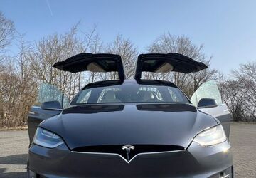 Tesla Model X 163.361 km 39.500 &euro; Marsberg 34431