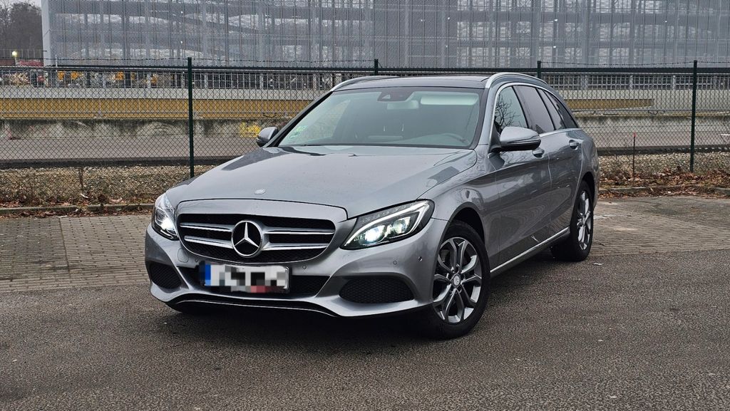 Mercedes-Benz C 250 199.999 km 12.750 &euro; Berlin 12049