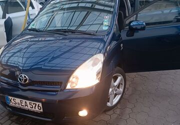 Toyota Corolla Verso 203.000 km 3.250 &euro; Kassel 34123