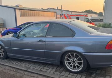 BMW 323 203.487 km 2.700 &euro; Moers 47441