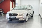 Skoda Superb Elegance elektr. Sitze & Panoramadach 104.000 km 9.999 &euro; Lich 35423