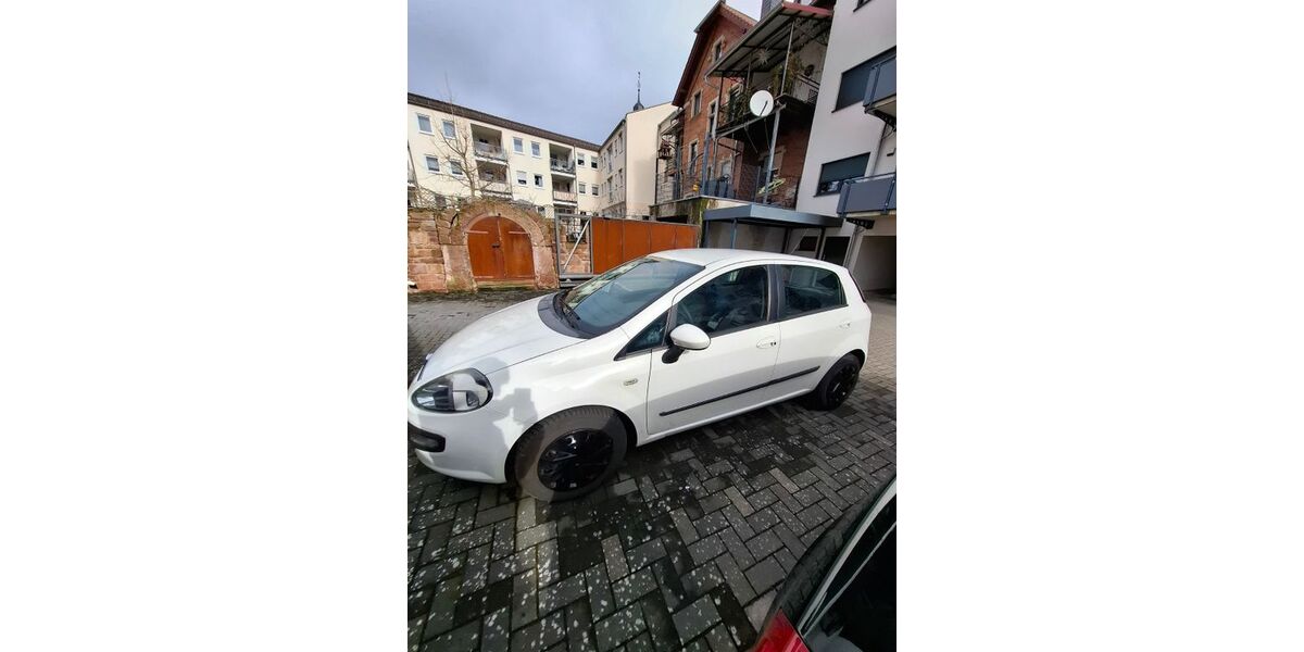 Fiat Punto Evo 159.534 km 2.900 &euro; Klingenberg am Main 63911