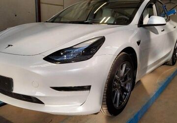 Tesla Model 3 53.122 km 30.450 &euro; Steinbach-Hallenberg OT Herges-Hallenberg 98587