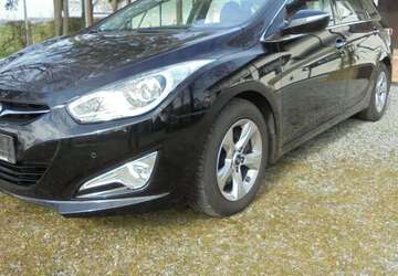 Hyundai i40 98.397 km 9.300 &euro; Aachen 52076