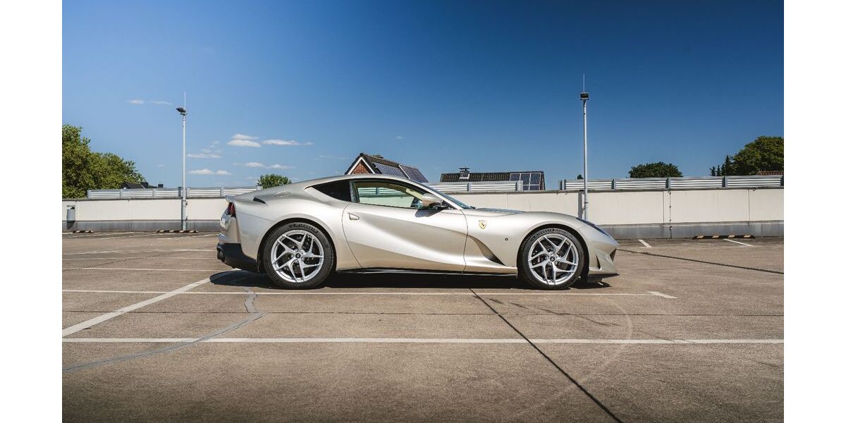 Ferrari 812 4.970 km 329.900 &euro; Stadtlohn 48703