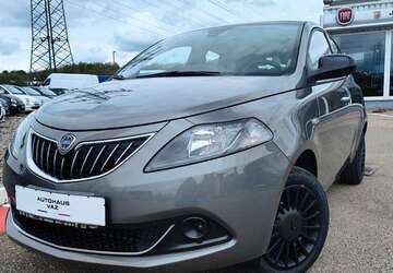 Lancia Ypsilon 21.878 km 16.490 &euro; Villingen-Schwenningen 78052