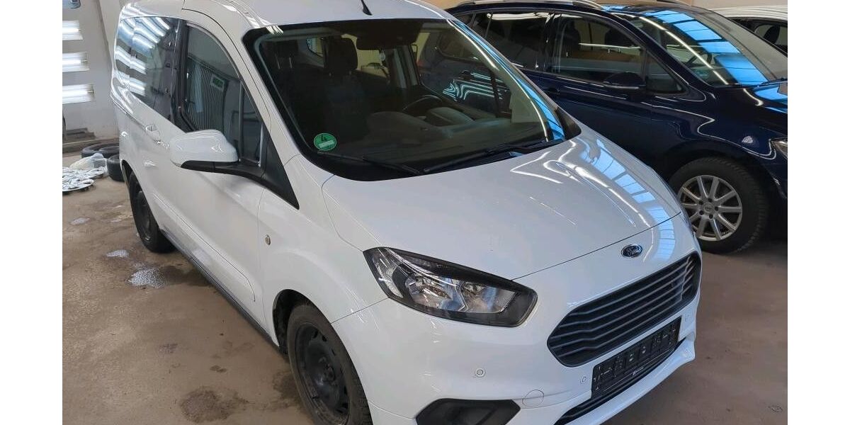 Ford Tourneo Courier 192.000 km 8.350 &euro; Ditzingen 71254