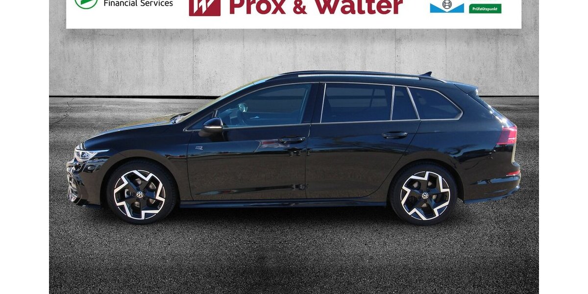 VW Golf VIII Variant 1.5 TSI R-Line LED+KAMERA+ACC 32.175 km 26.600 &euro; Hagenow 19230