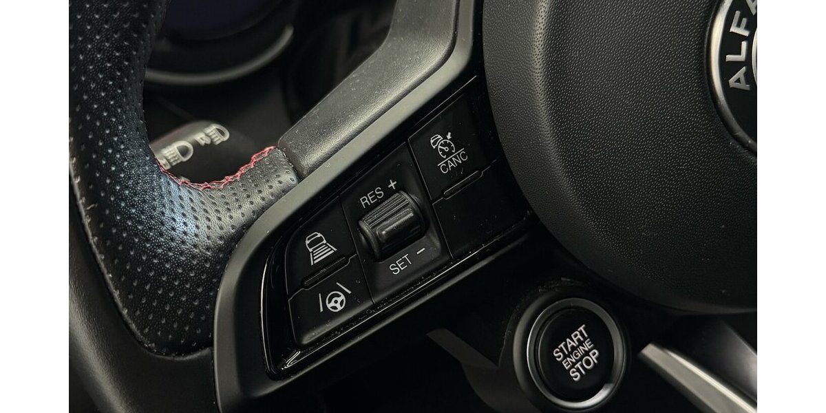 Alfa Romeo Giulia 2.0 Competizione Q4 Turbo CarPlay Kamera 9.970 km 38.920 &euro; Lich 35423