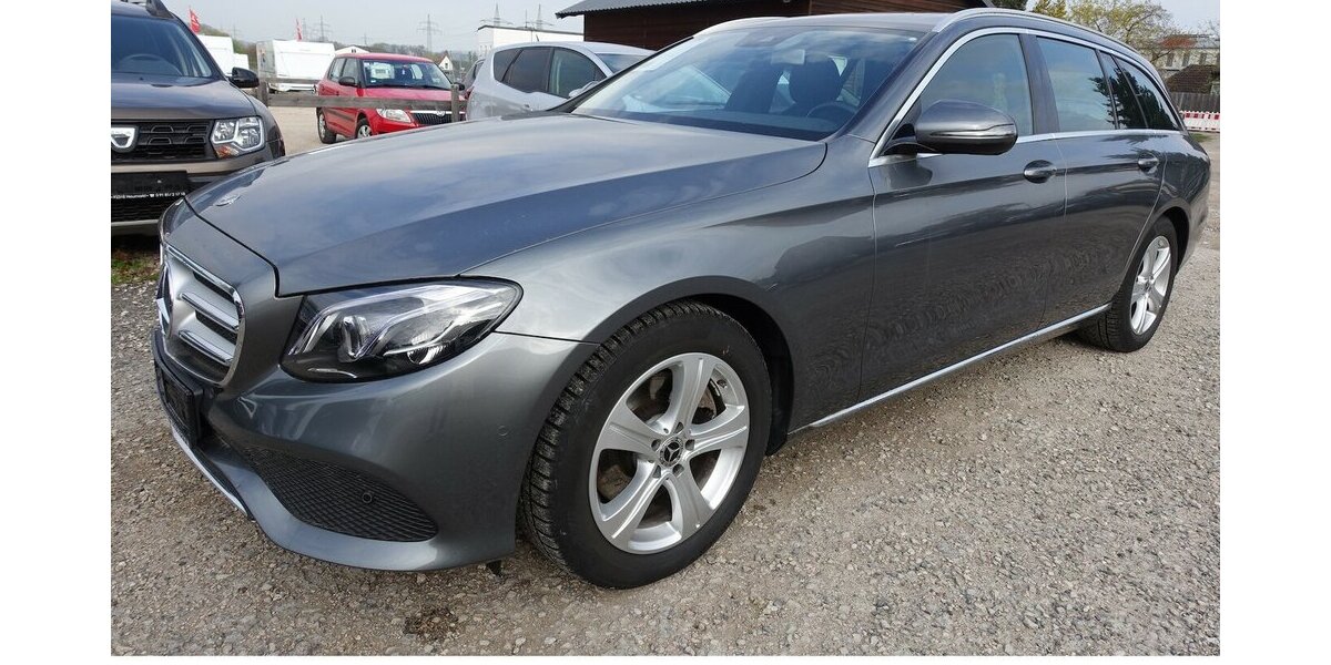 Mercedes-Benz E 220 d 4Matic Avantgarde Leder AHK eGHSD 8x Alu 71.000 km 25.950 &euro; Neumarkt/OPf 92318
