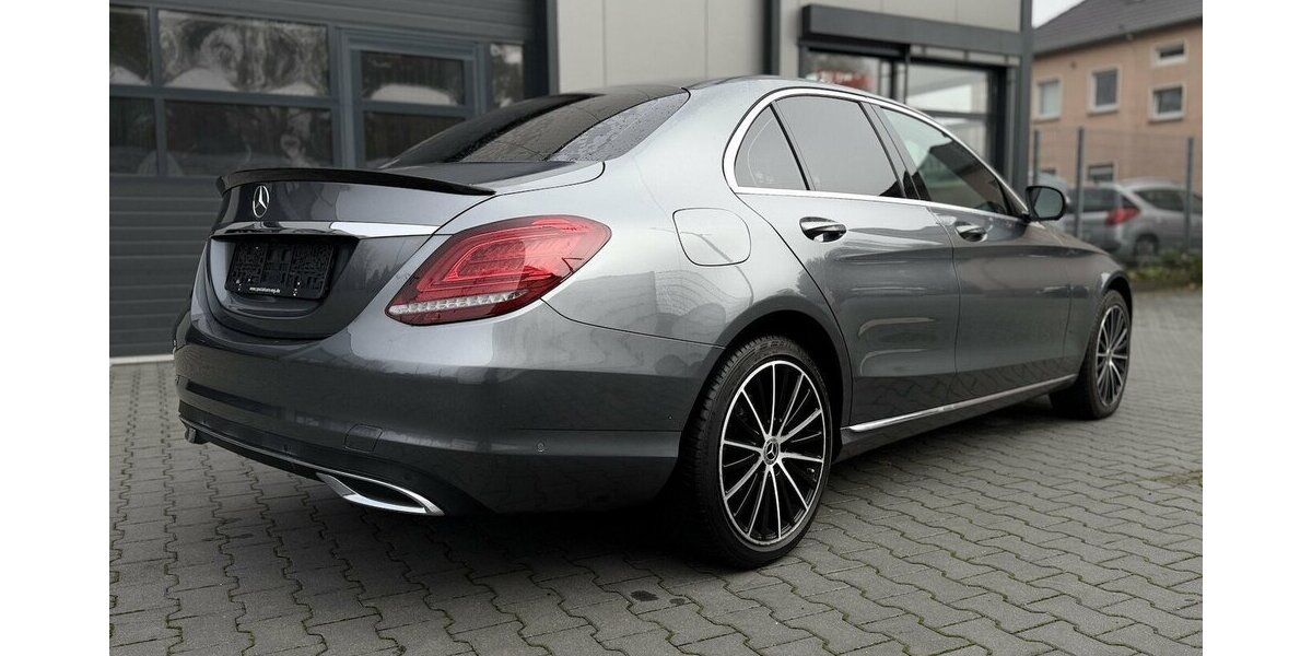 Mercedes-Benz C 220 Designo / AMG / LED / 360° Cam / Allrad 220.000 km 20.990 &euro; Mönchengladbach 41066