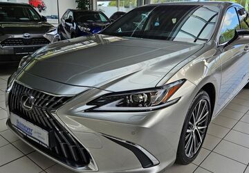 Lexus ES 300 10.880 km 41.990 &euro; Paderborn 33104