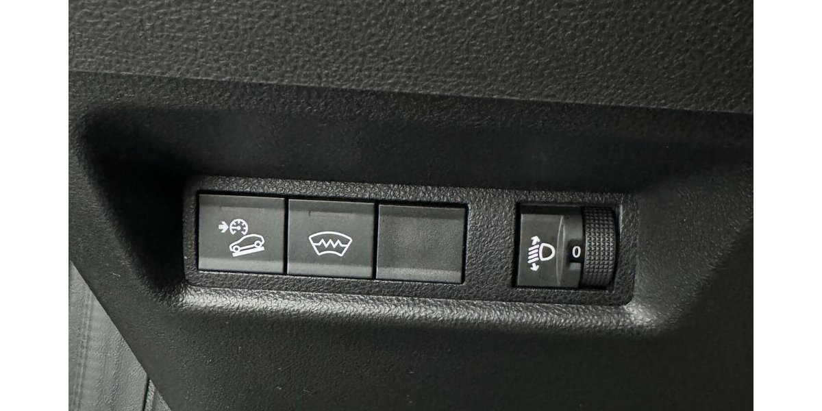 Jeep Avenger 1.2 Altitude Kamera JBL Soundsystem 27.213 km 19.760 &euro; Lich 35423