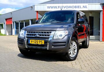 Mitsubishi Pajero 168.129 km 23.750 &euro; Dronten 